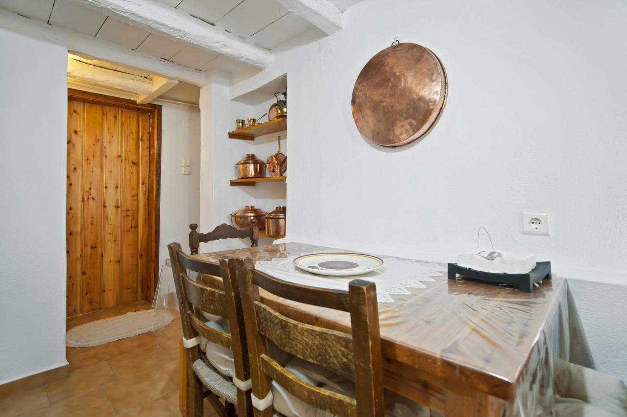 Elia Apartments Chrisso Дельфы Экстерьер фото